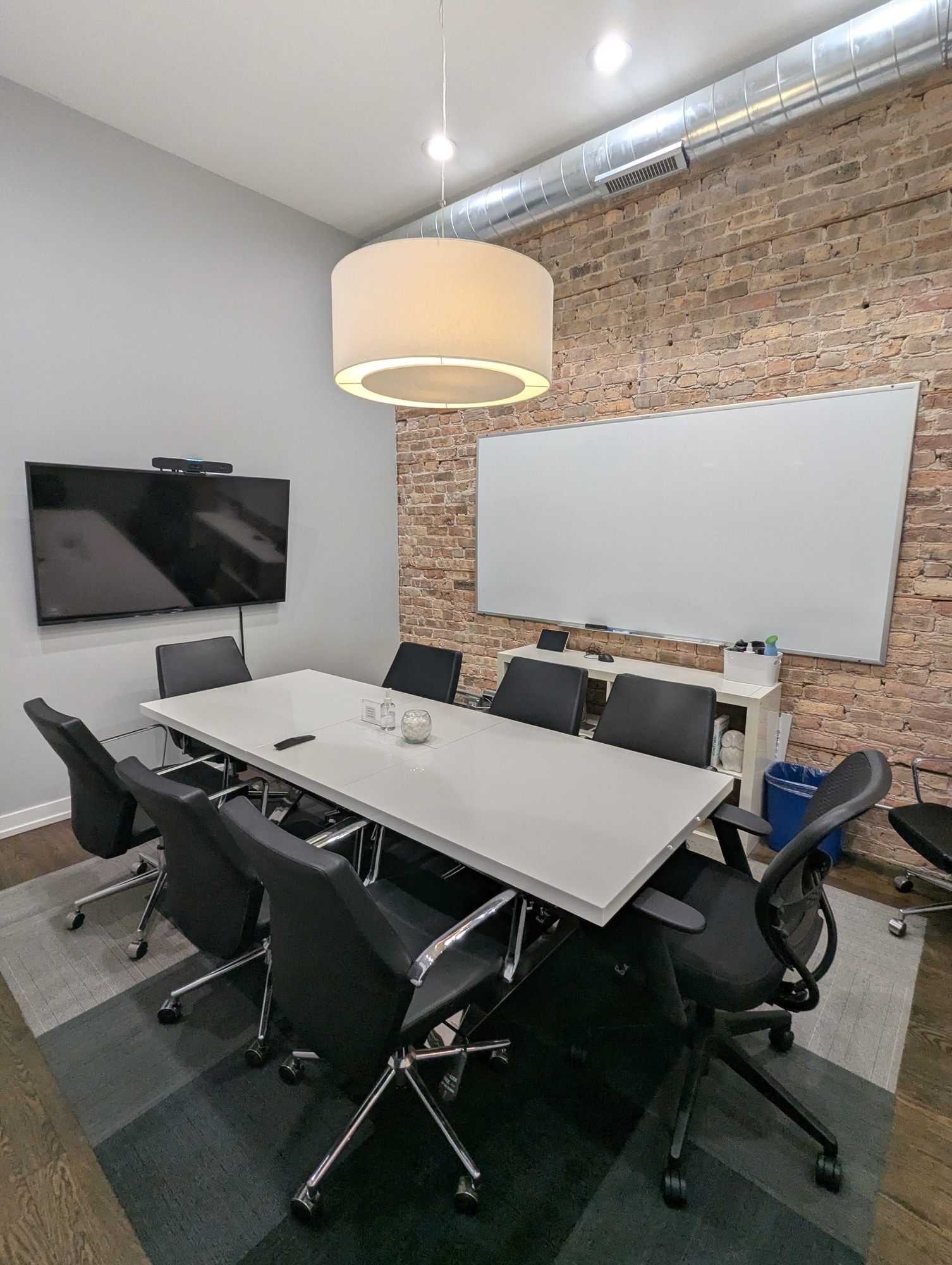 357 W Chicago Ave, Chicago, IL for lease Interior Photo- Image 1 of 3