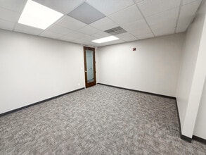 5050 Poplar Ave, Memphis, TN for lease Building Photo- Image 1 of 4