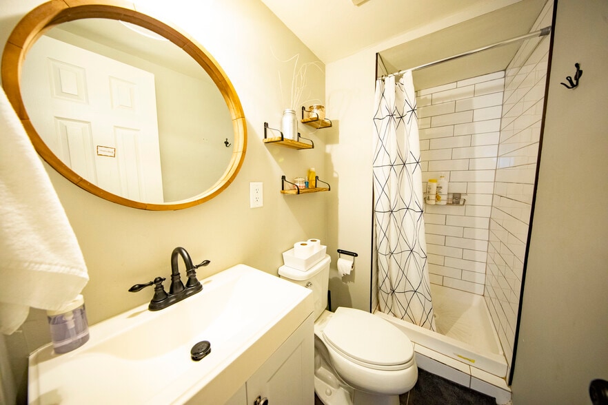 221 Lincolnshire Rd, Columbus, OH for sale - Building Photo - Image 2 of 3