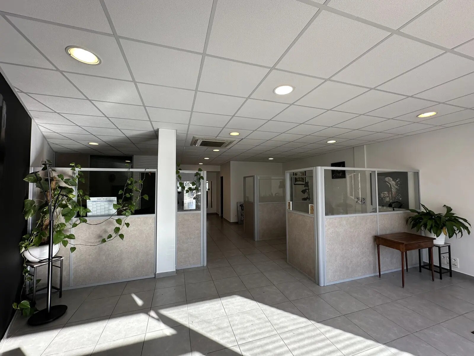 531 Avenue Paul Jullien, Le Tholonet for lease Lobby- Image 1 of 8