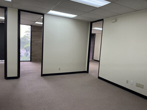 9100 Southwest Fwy, Houston, TX for lease Interior Photo- Image 1 of 7