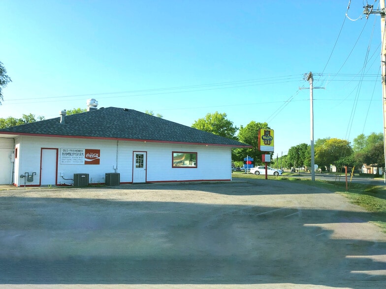 800 E Ross St, Clearwater, KS for sale - Primary Photo - Image 1 of 1