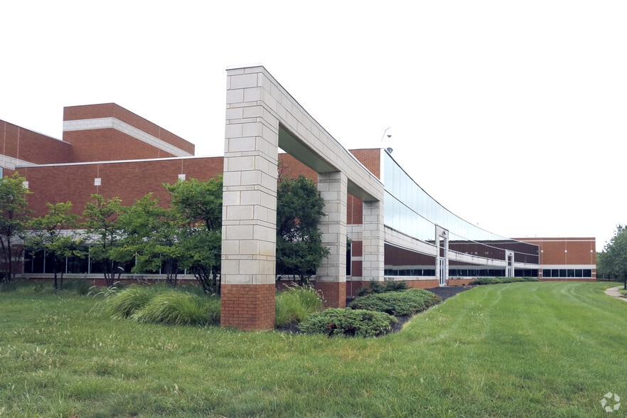 6 Cedar Brook Dr, Cranbury, NJ for lease - Building Photo - Image 2 of 4