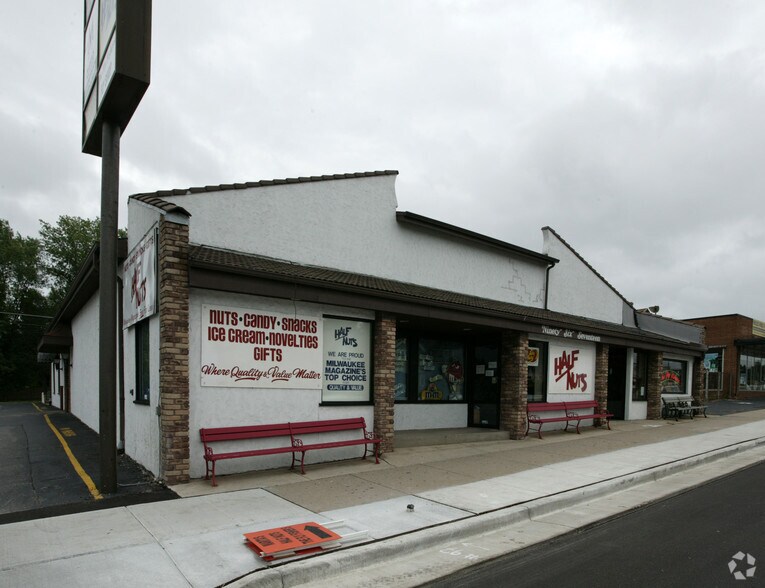 9617-9619 W Greenfield Ave, Milwaukee, WI for sale - Primary Photo - Image 1 of 3