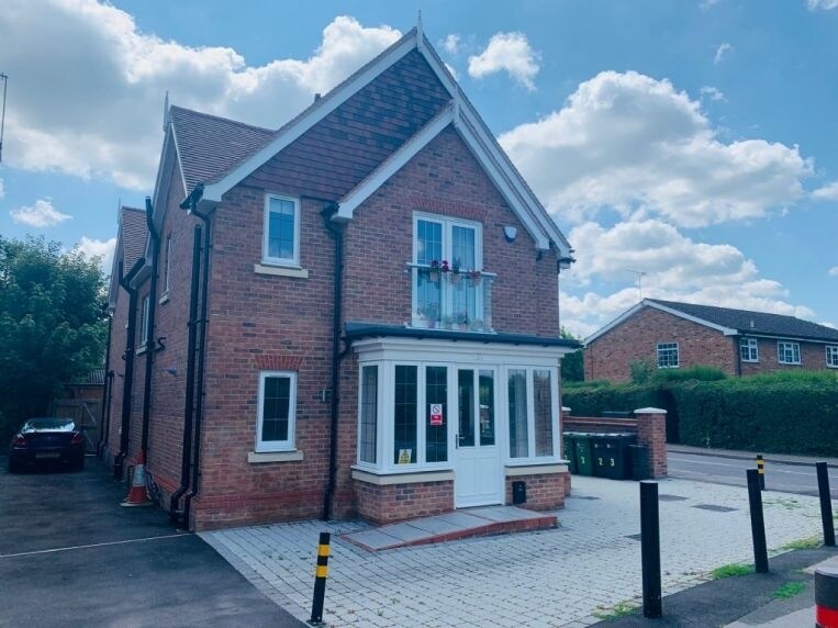 257 Guildford Rd, Leatherhead, KT24 5NP