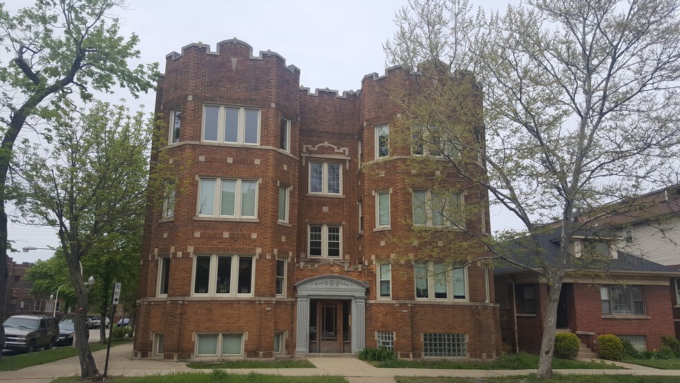 3024 W Addison St, Chicago, IL for sale - Primary Photo - Image 1 of 1