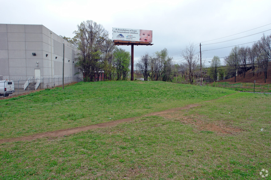 900 N College St, Charlotte, NC for sale - Building Photo - Image 3 of 5