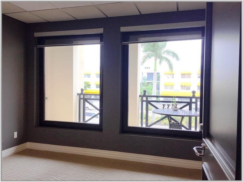 633 9th St N, Naples, FL for sale - Building Photo - Image 1 of 1