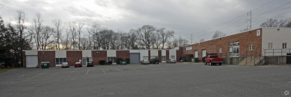 151-171 E 2nd St, Huntington Station, NY for lease - Building Photo - Image 1 of 4