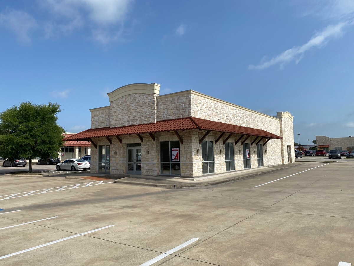 801825 N McDonald St, McKinney, TX 75069