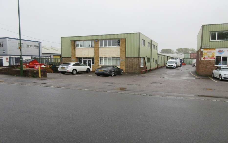 Victoria Rd, Burgess Hill for lease - Building Photo - Image 3 of 3