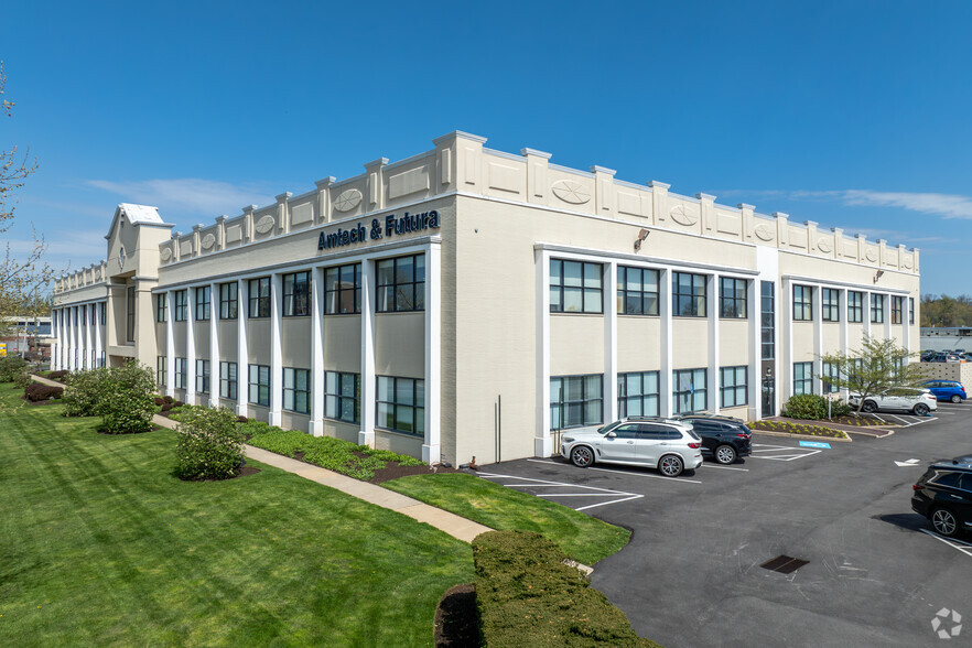 515 Pennsylvania Ave, Fort Washington, PA for lease - Building Photo - Image 1 of 5