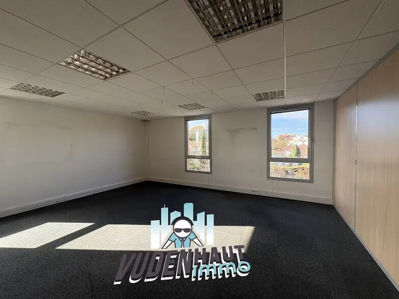 Office in Toulouse for lease - Interior Photo - Image 3 of 18