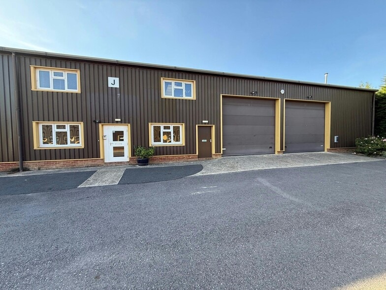 Basingstoke Rd, Reading for lease - Building Photo - Image 1 of 9