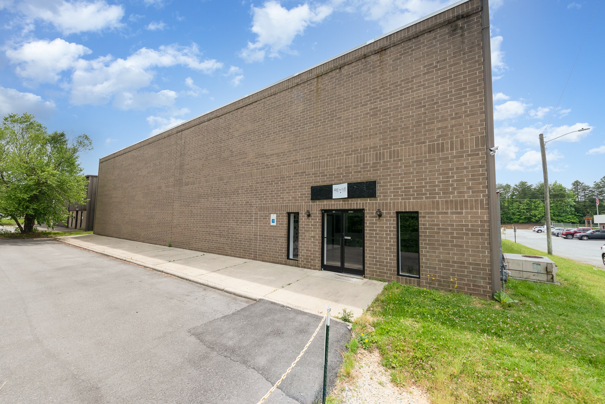 631 Mcway Dr, High Point, NC for sale Building Photo- Image 1 of 1