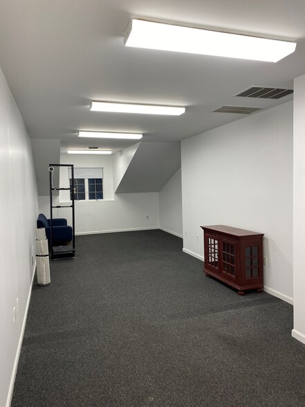 165 State St, Hackensack, NJ for lease - Interior Photo - Image 2 of 5