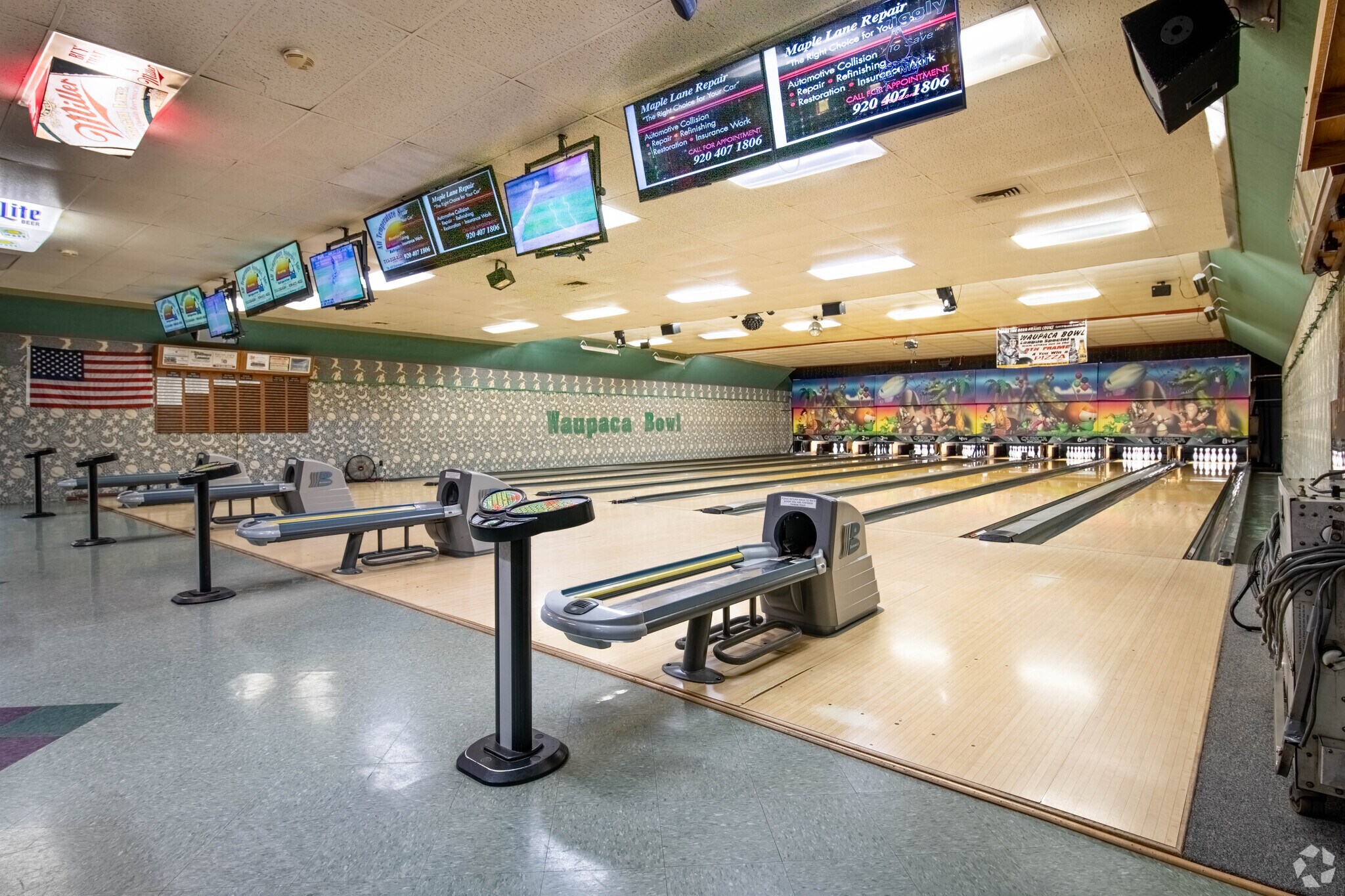 810 Bowling Ln, Waupaca, WI 54981 Established Bowling with Upside