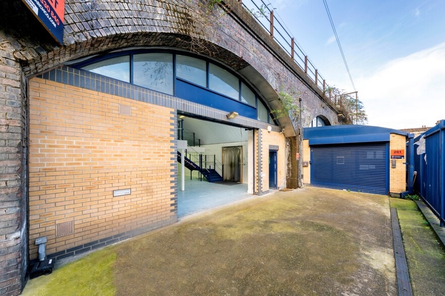 Paradise Row, London for sale - Building Photo - Image 1 of 1