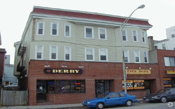 332-336 Ferry St, Everett, MA for sale - Building Photo - Image 1 of 1