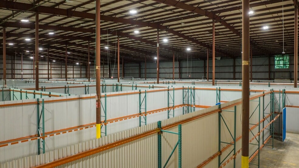 1255 La Quinta Dr, Orlando, FL for lease - Interior Photo - Image 1 of 47