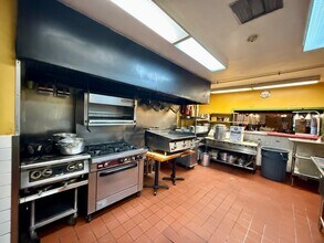 4800-4810 N Broadway St, Chicago, IL for sale Interior Photo- Image 2 of 7