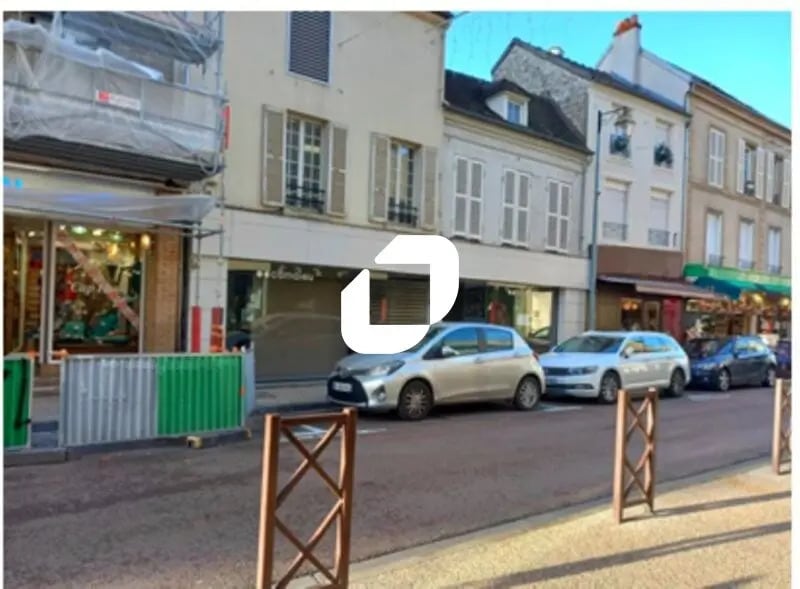 Retail in Poissy for lease Building Photo- Image 1 of 7