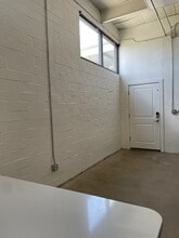 3363 E Commerce St, San Antonio, TX for lease Interior Photo- Image 2 of 15