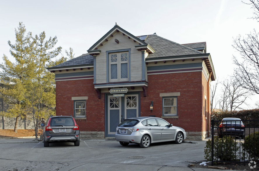 4410 Brazee St, Cincinnati, OH for lease - Primary Photo - Image 1 of 2