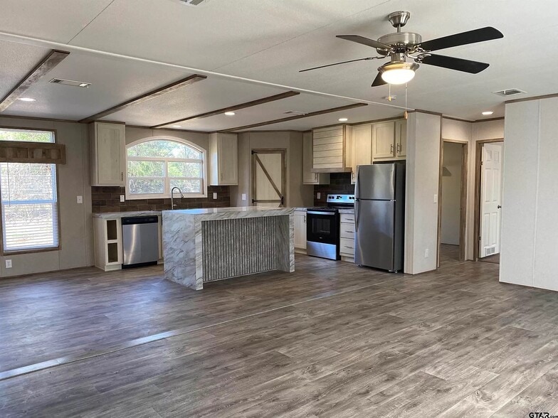 Bullard Single Family Portfolio portfolio of 2 properties for sale on LoopNet.com - Building Photo - Image 2 of 8