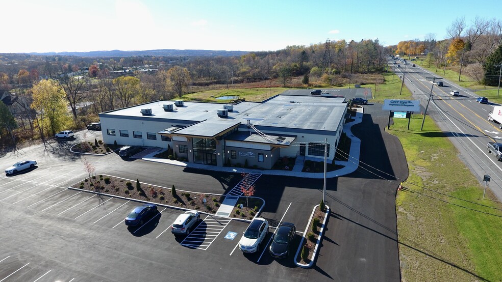 8360 Seneca Tpke, New Hartford, NY for lease - Building Photo - Image 1 of 2