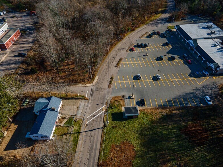 23 Randall Rd, Wrentham, MA 02093