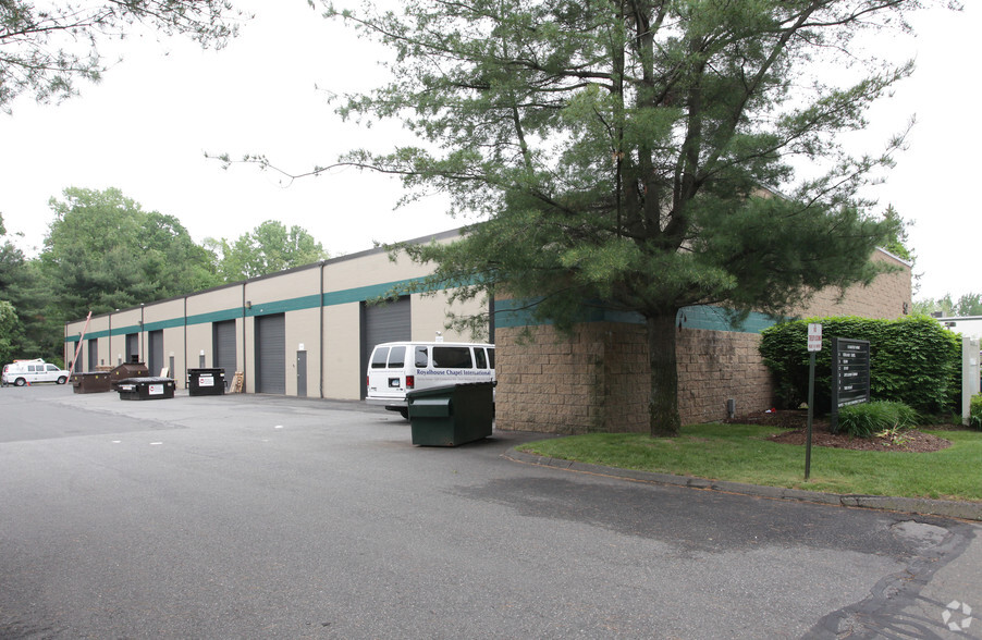 52 Connecticut Ave, South Windsor, CT for lease - Building Photo - Image 1 of 49