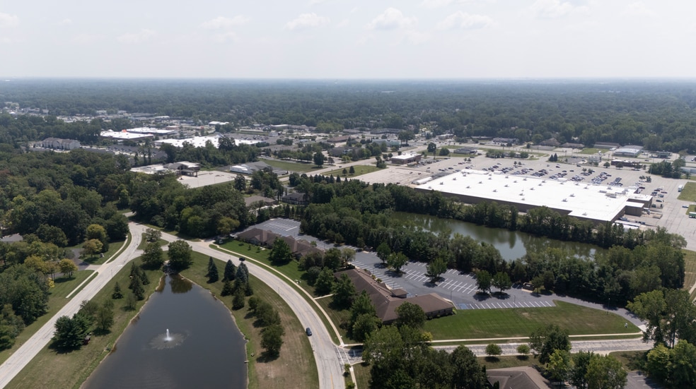 7311 Crossleigh Ct, Toledo, OH for sale - Building Photo - Image 2 of 12