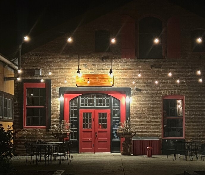 16 Cutler St, Warren, RI for sale - Primary Photo - Image 1 of 1