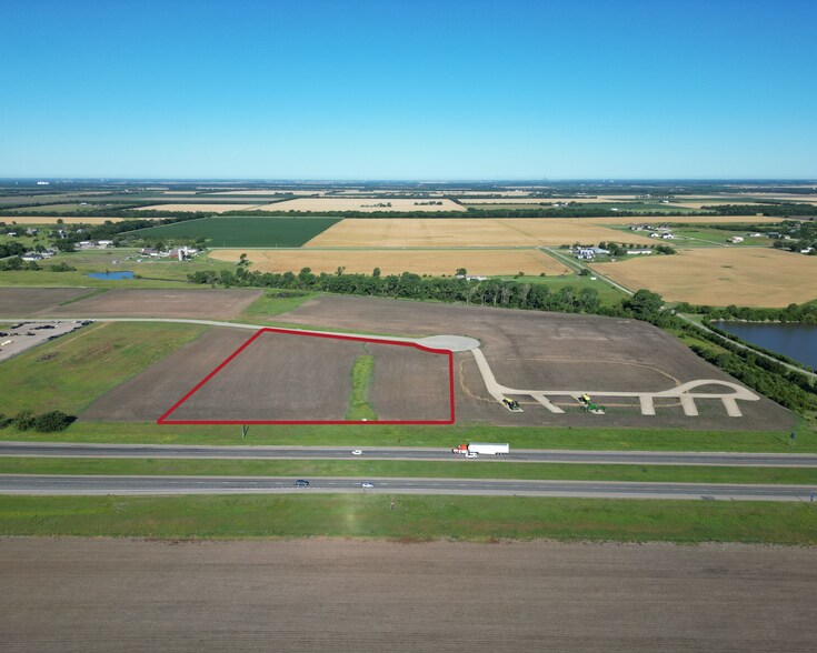 7000 Schaben Ct, Newton, KS for sale - Building Photo - Image 1 of 1