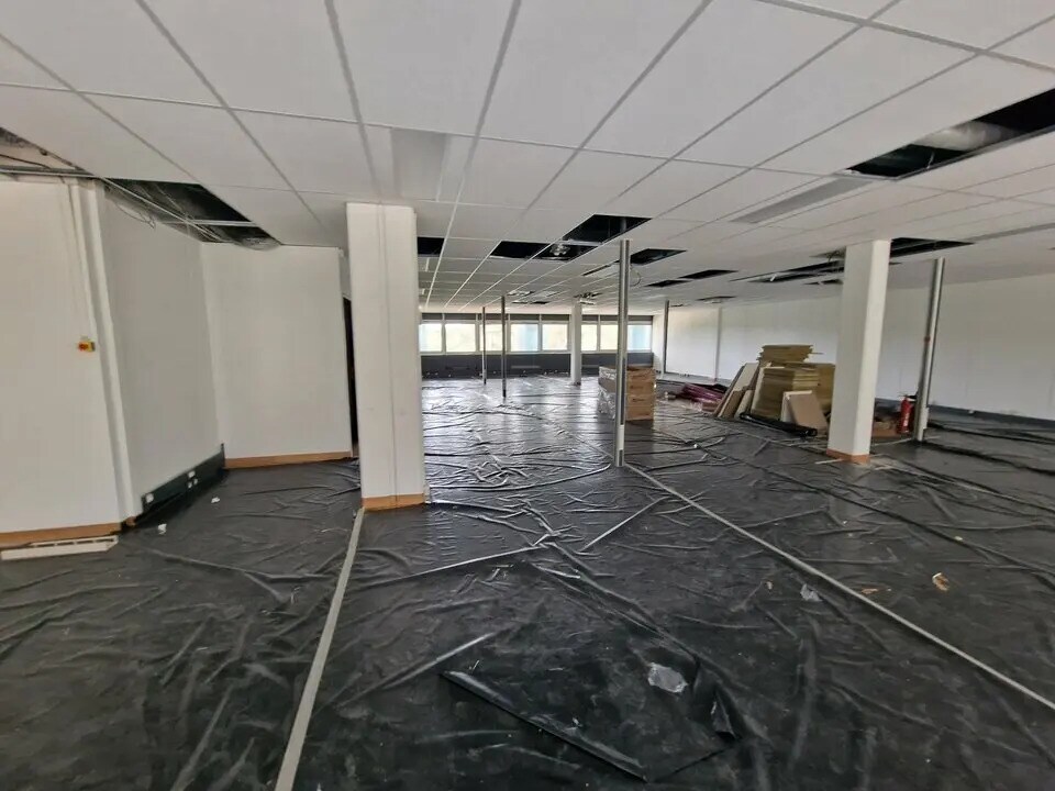 Office in Valbonne for lease Interior Photo- Image 1 of 6
