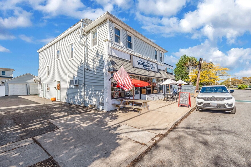 504 Fire Island Ave, Babylon, NY for sale - Building Photo - Image 2 of 33