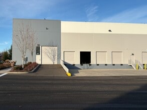 4321 NE 185th Dr, Portland, OR for lease Building Photo- Image 2 of 4
