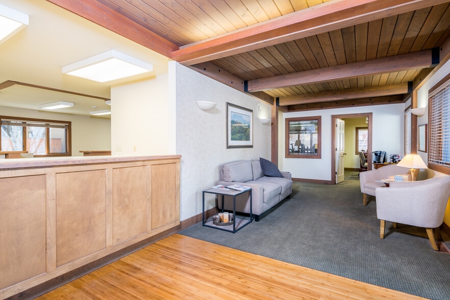 171 W 6th St, Ketchum, ID for sale - Interior Photo - Image 2 of 11