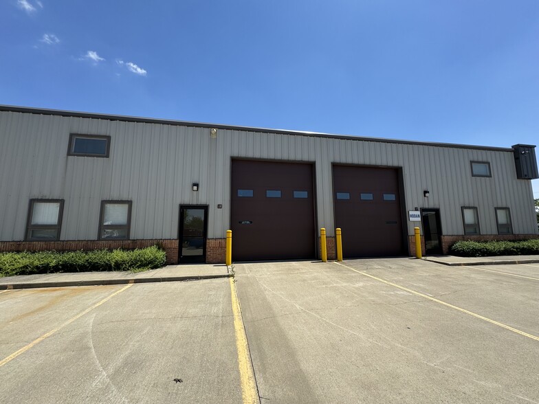 682 W Bagley Rd, Berea, OH for lease - Building Photo - Image 3 of 13