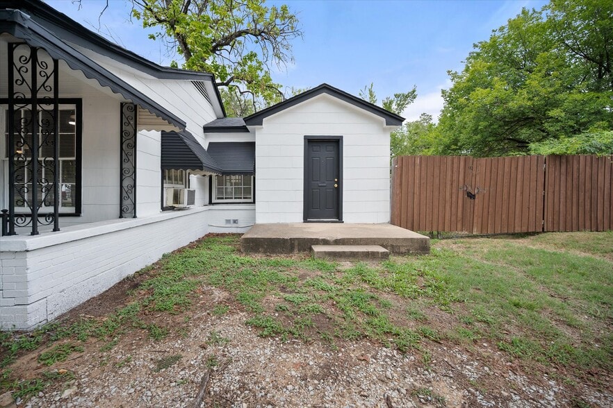 3837 Earl St, Fort Worth, TX for sale - Building Photo - Image 2 of 24