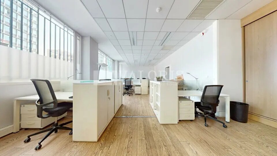 Retail in Lyon for lease - Interior Photo - Image 3 of 11