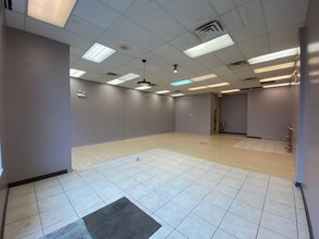 1675 N Milwaukee Ave, Chicago, IL for lease Interior Photo- Image 2 of 11