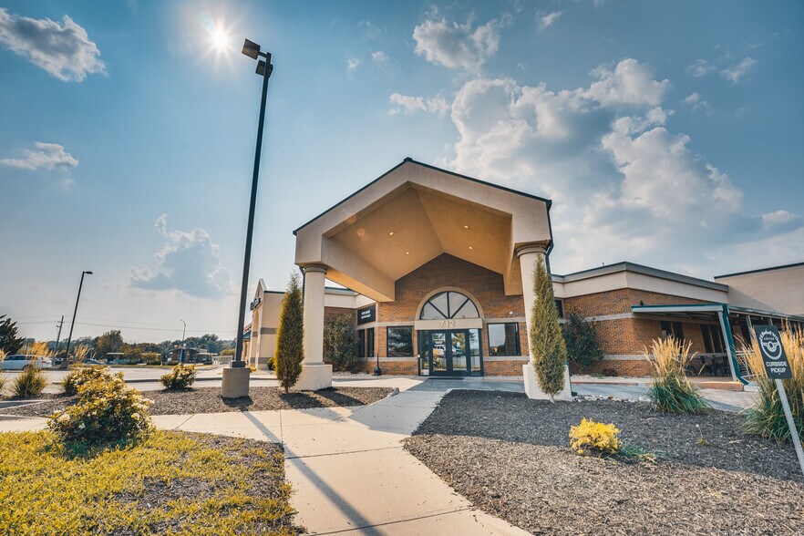 712 1st Terrace Rd, Lansing, KS for sale - Primary Photo - Image 1 of 1