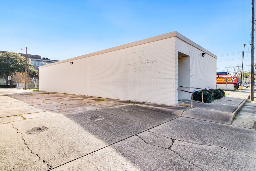 223 S Main St, Opelousas, LA for sale - Building Photo - Image 2 of 18