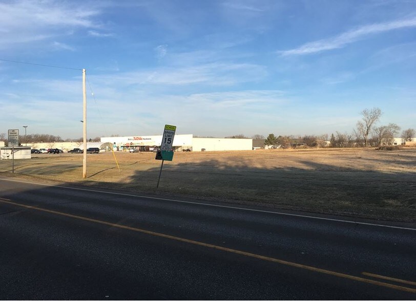 N48W13530 Hampton Rd, Menomonee Falls, WI for sale - Other - Image 1 of 1