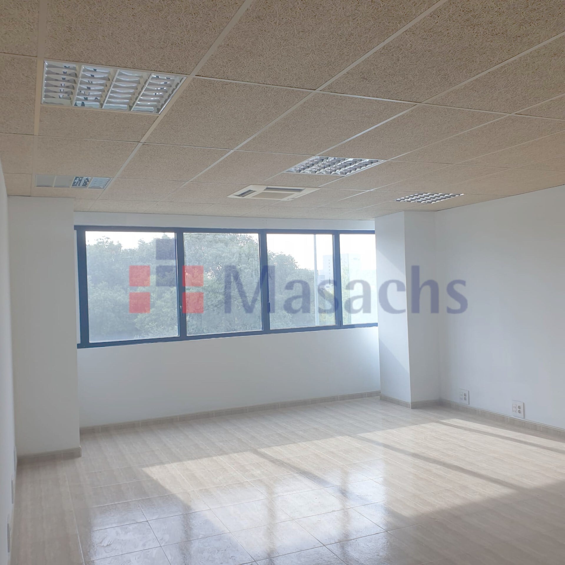 Industrial in Girona, Gerona for lease Interior Photo- Image 1 of 5