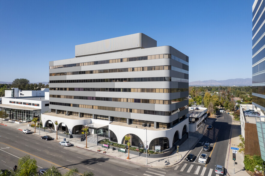 16661 Ventura Blvd, Encino, CA for lease - Building Photo - Image 1 of 9