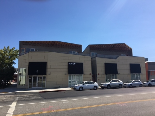 5543 Riverton Ave, North Hollywood, CA for lease - Primary Photo - Image 1 of 5