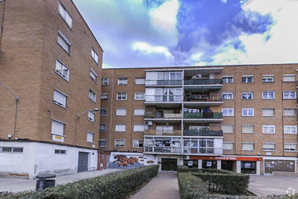Multifamily in Alcalá de Henares, Madrid for sale Primary Photo- Image 1 of 1